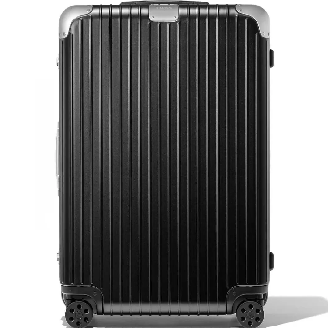 Hybrid Check-In L>RIMOWA Store